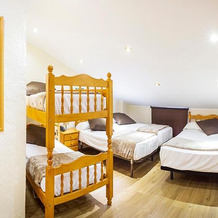 Hotel Les Neus Pas De La Casa Bagian luar foto