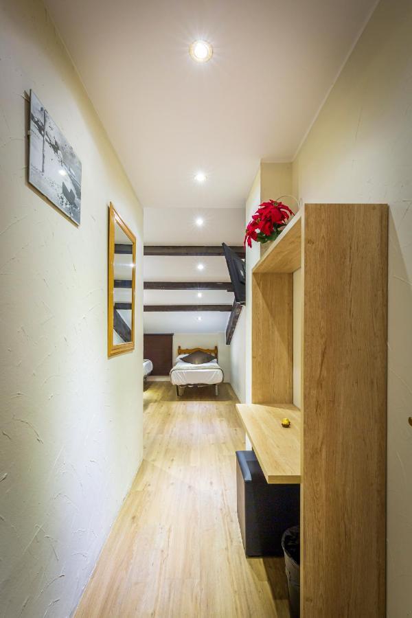 Hotel Les Neus Pas De La Casa Bagian luar foto