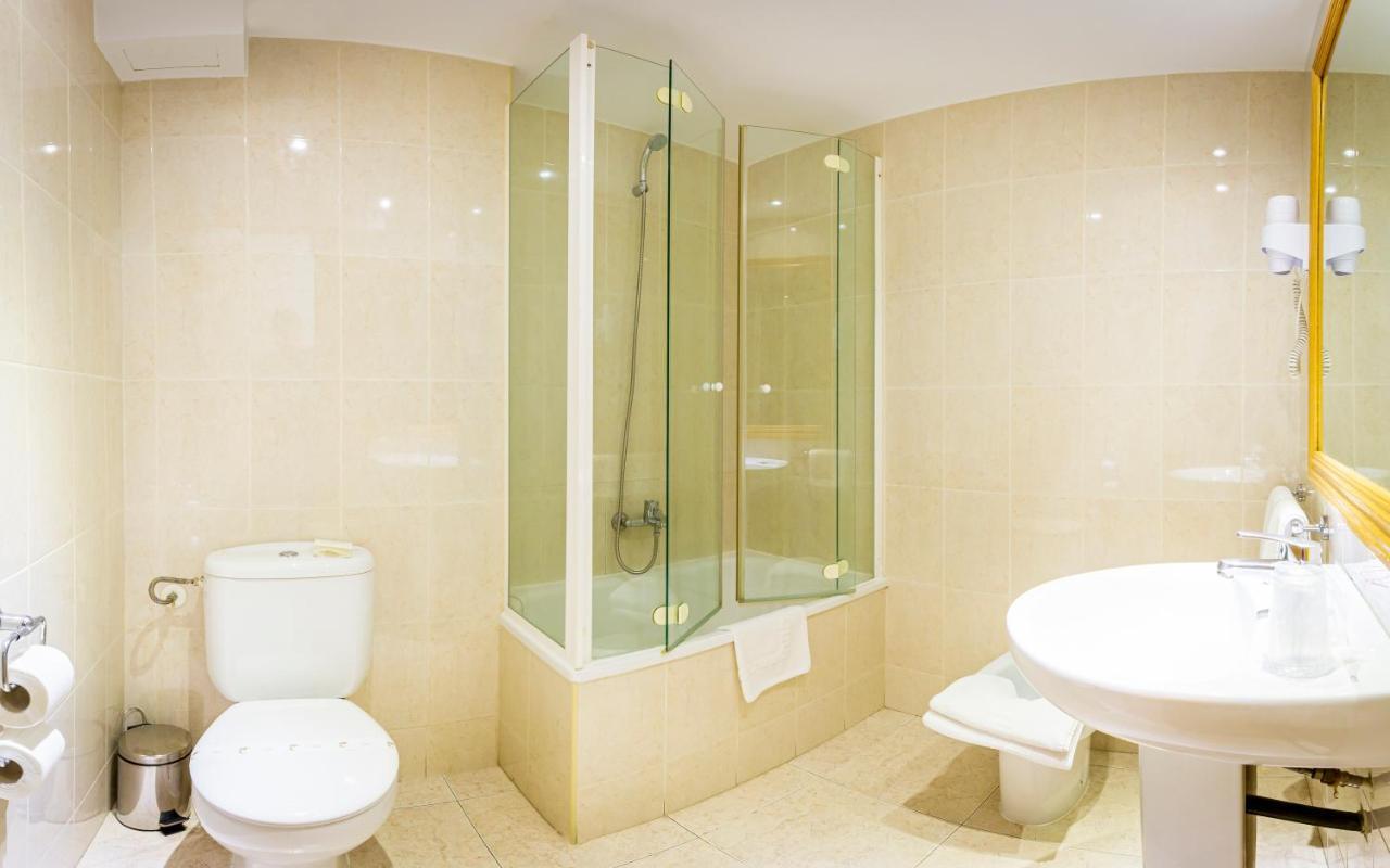 Hotel Les Neus Pas De La Casa Bagian luar foto